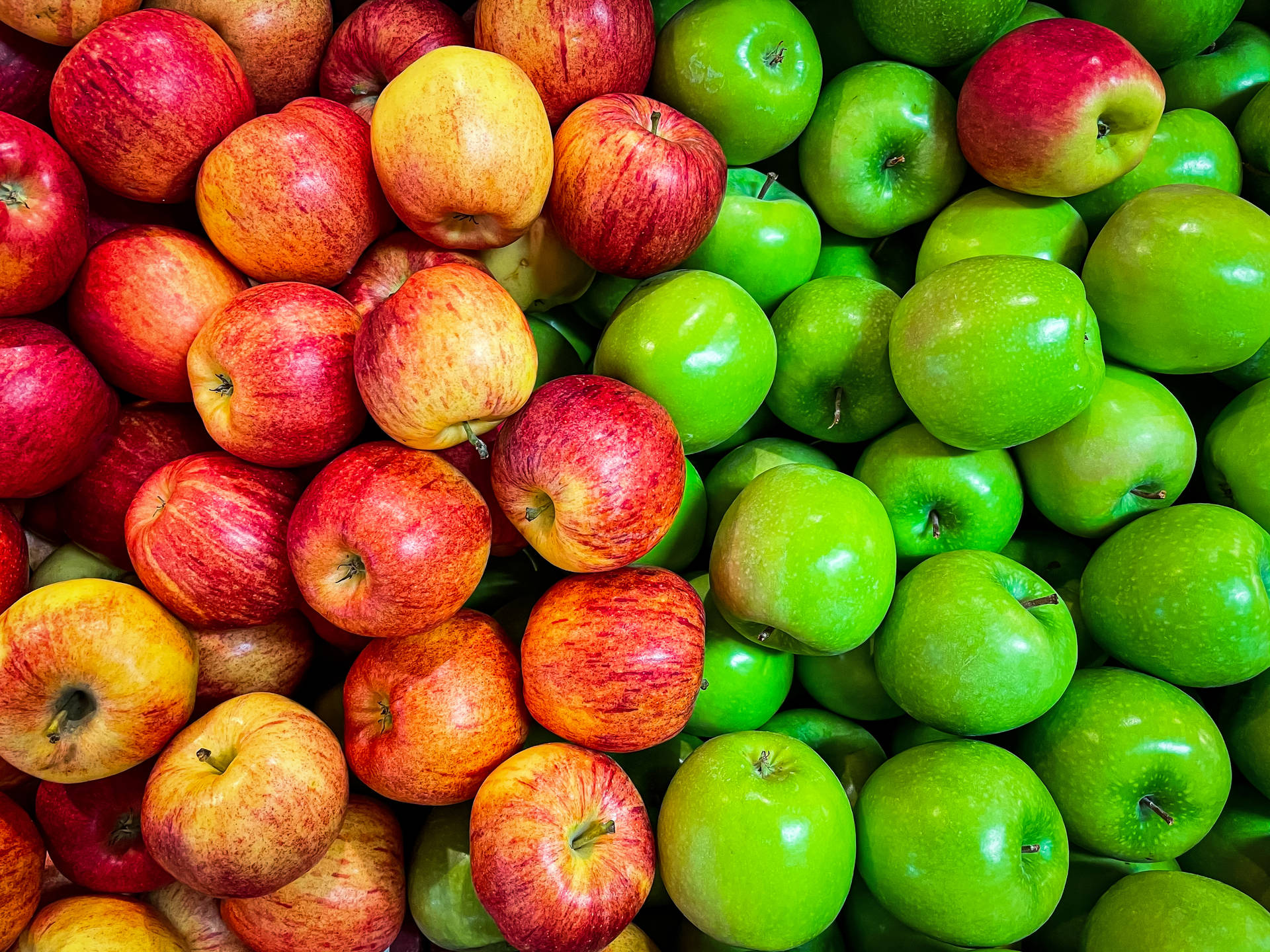 5000X3750 Apple Wallpaper and Background