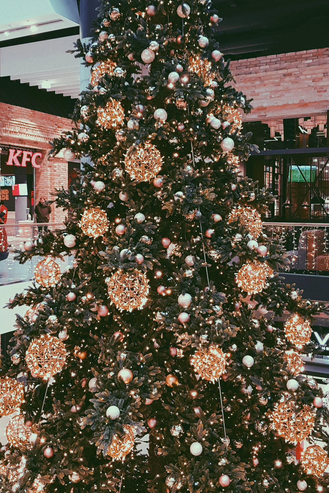 1960X2938 Christmas Tree Wallpaper and Background