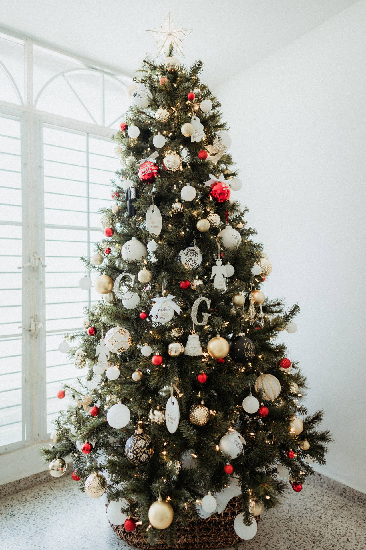 3931X5897 Christmas Tree Wallpaper and Background