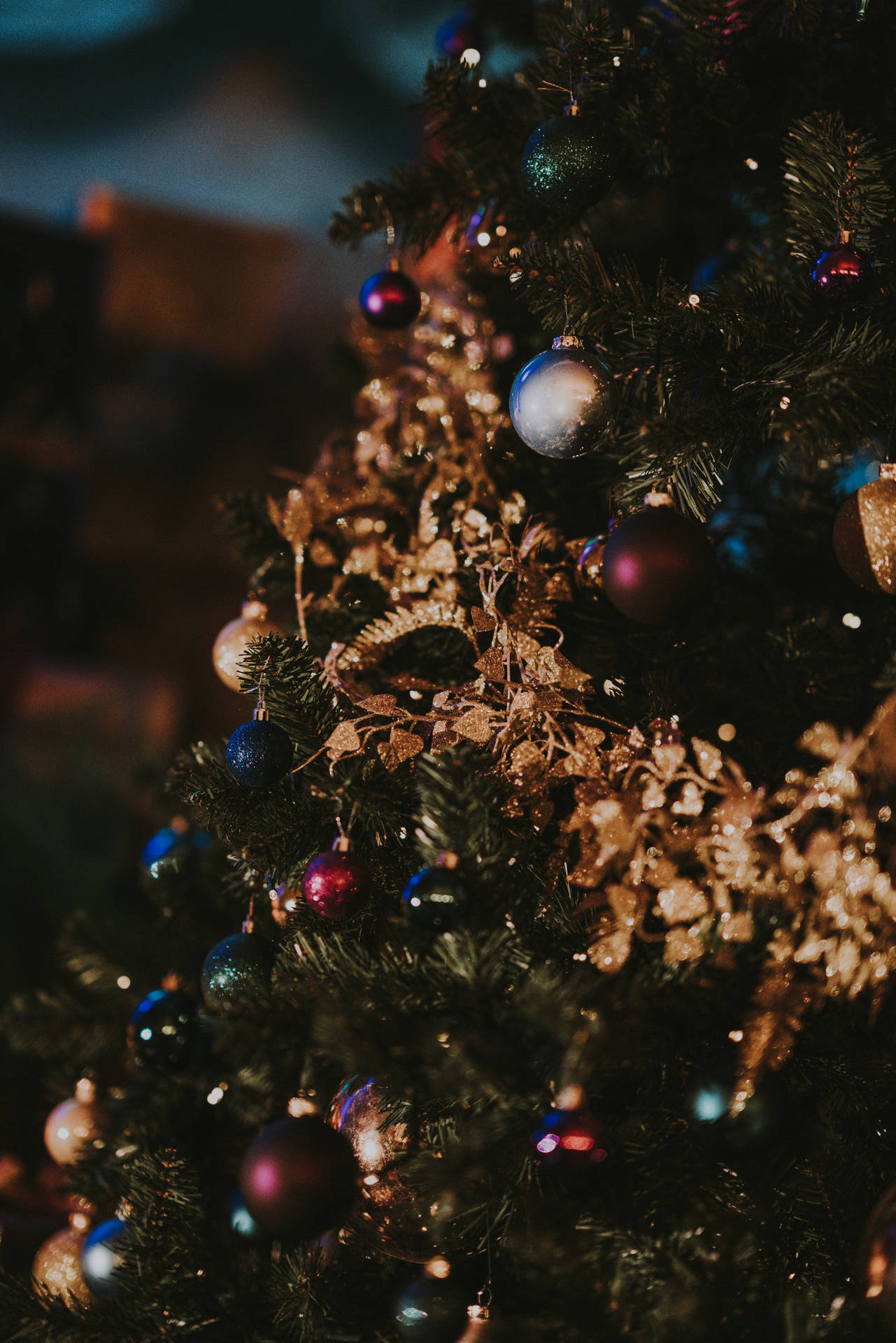 5304X7952 Christmas Tree Wallpaper and Background