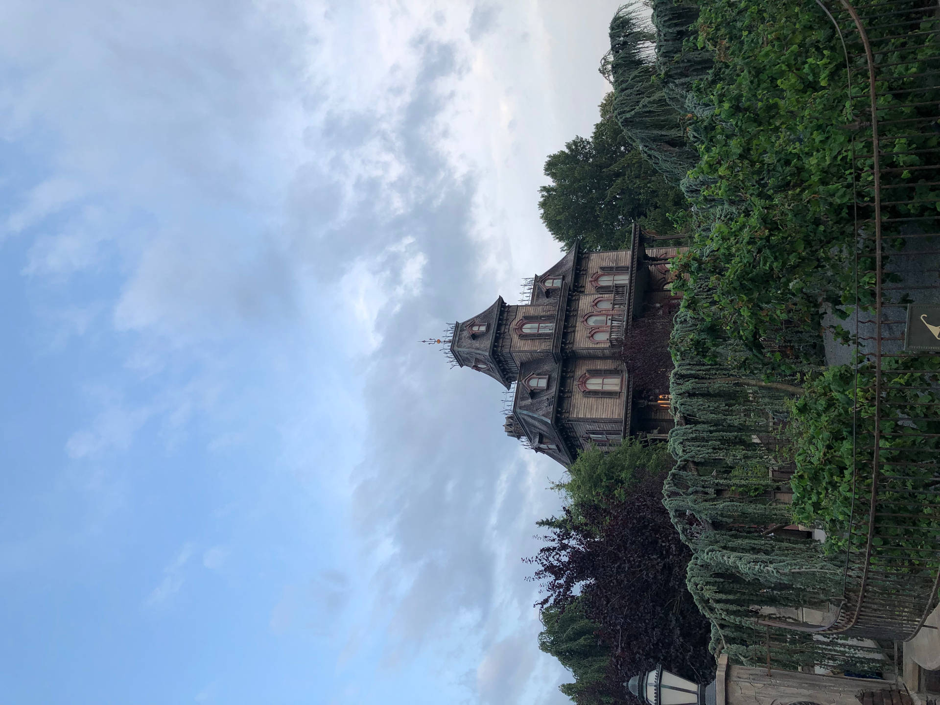4032X3024 Haunted Mansion Wallpaper and Background