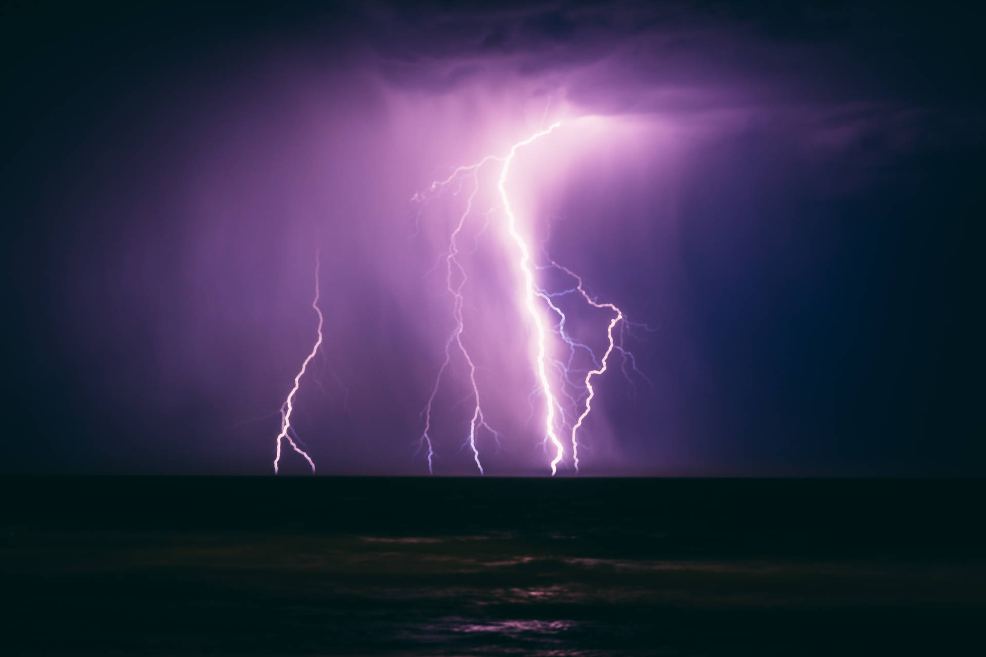 4000X2667 Lightning Wallpaper and Background