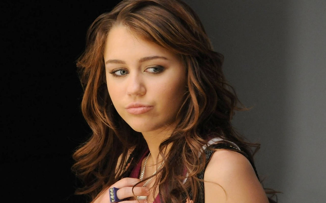 1280X800 Miley Cyrus Wallpaper and Background