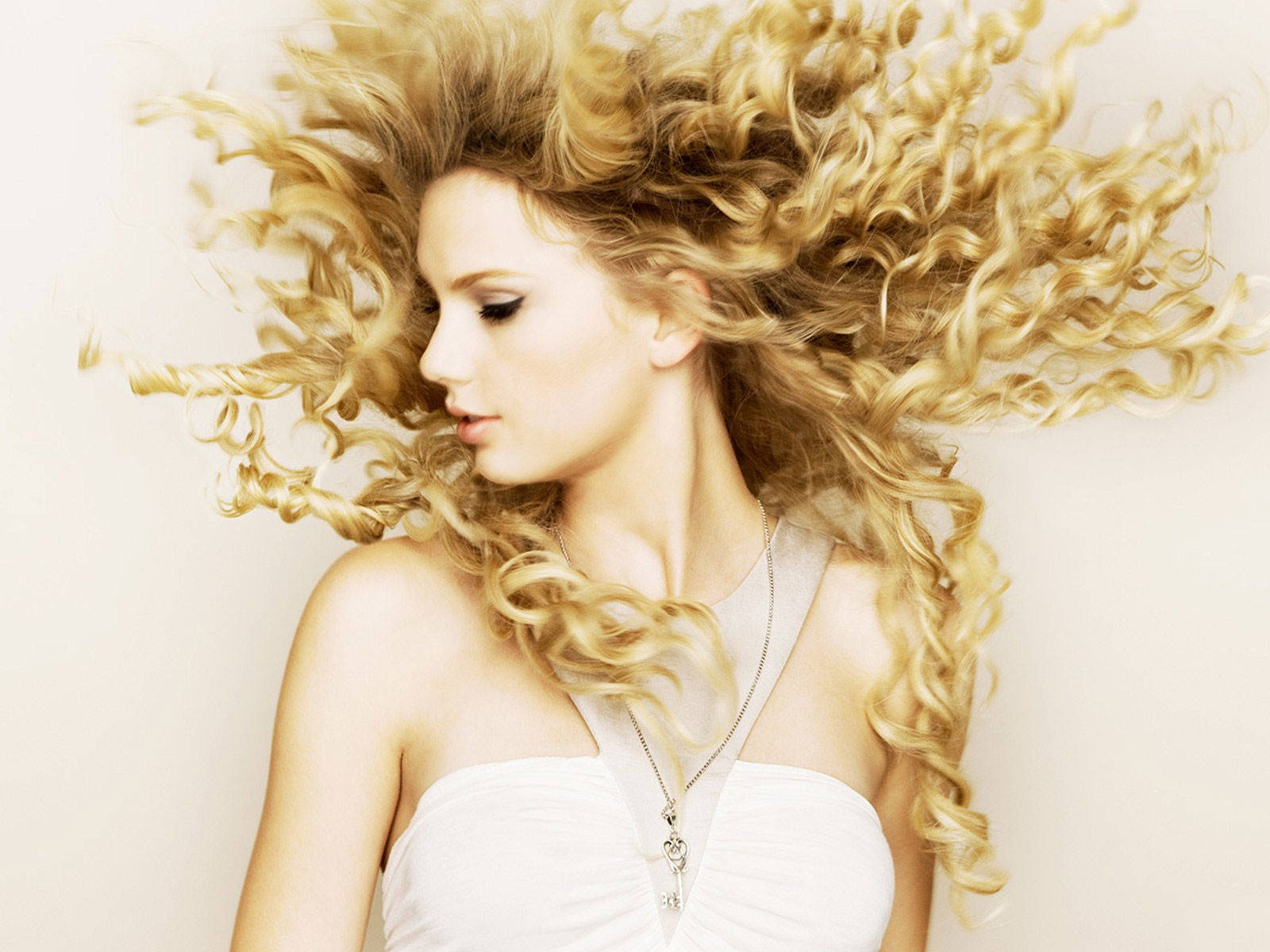 1600X1200 Taylor Swift Wallpaper and Background