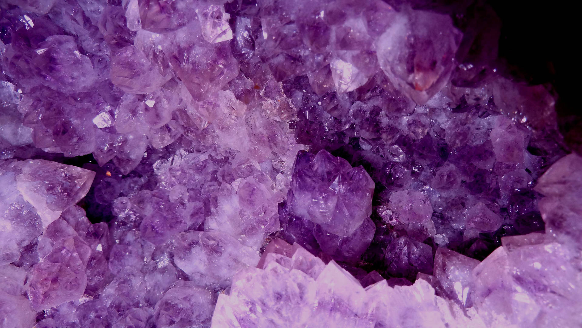 4320X2432 Amethyst Wallpaper and Background