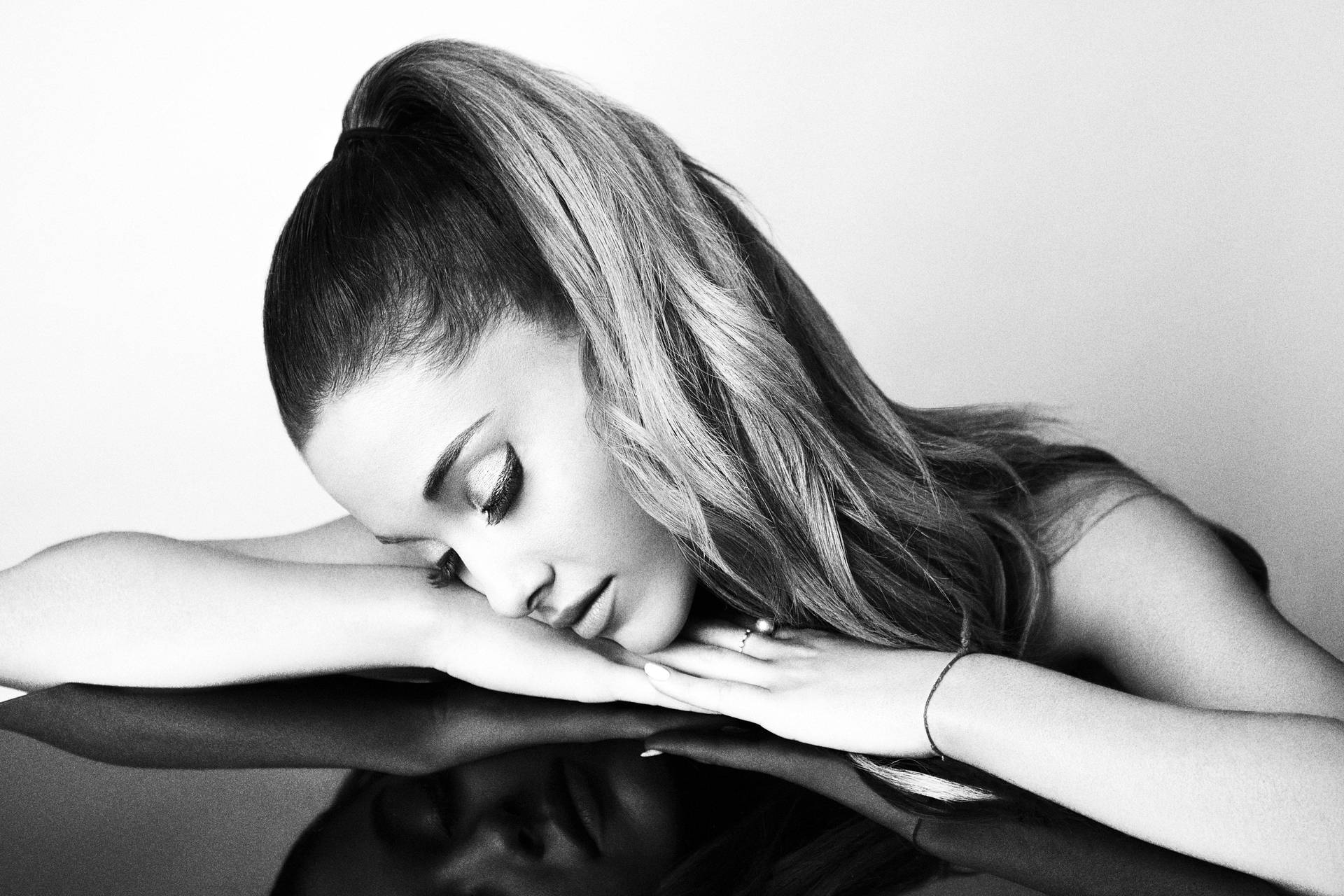Ariana Grande 3840X2560 Wallpaper and Background Image
