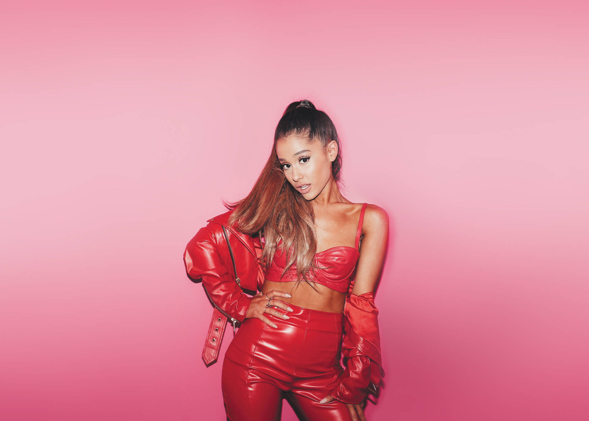 Ariana Grande 5000X3578 Wallpaper and Background Image