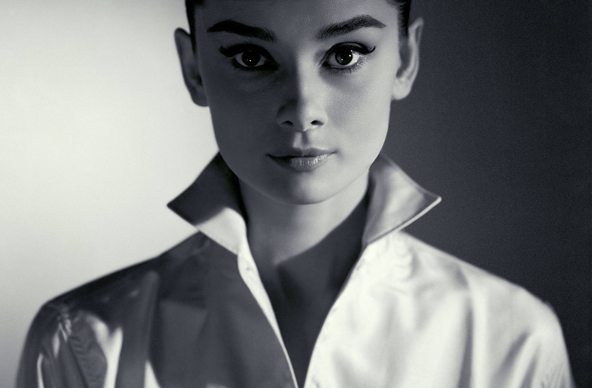 Audrey Hepburn 3000X1968 Wallpaper and Background Image