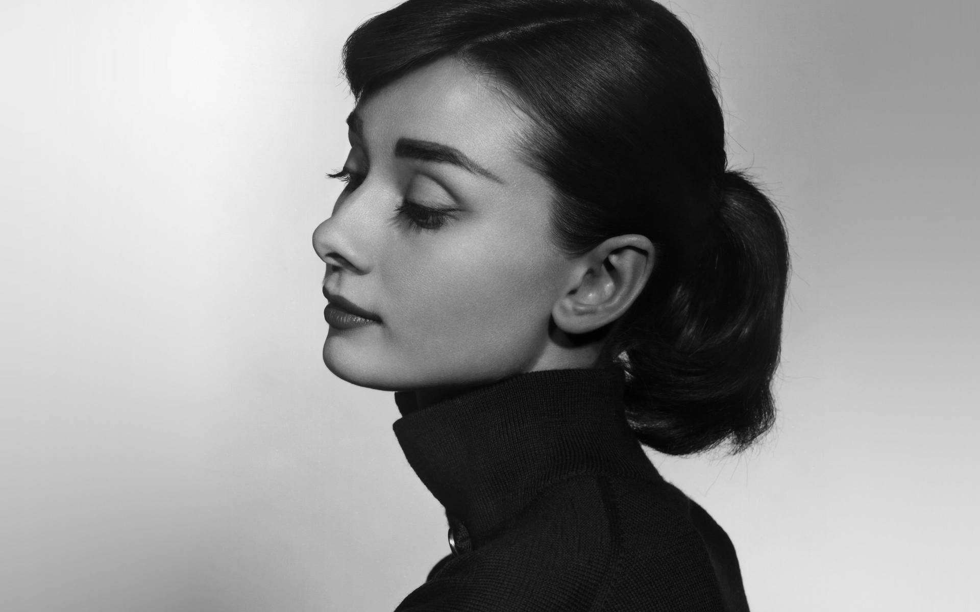 Audrey Hepburn 3840X2400 Wallpaper and Background Image
