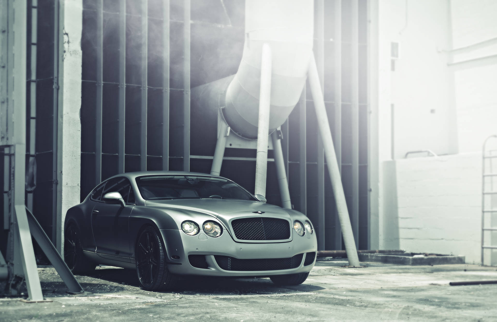 Bentley 4608X2993 Wallpaper and Background Image