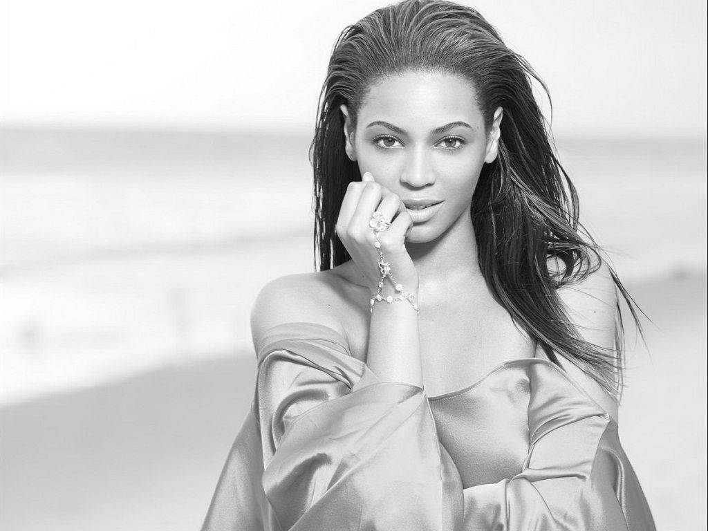Beyonce 1024X768 wallpaper