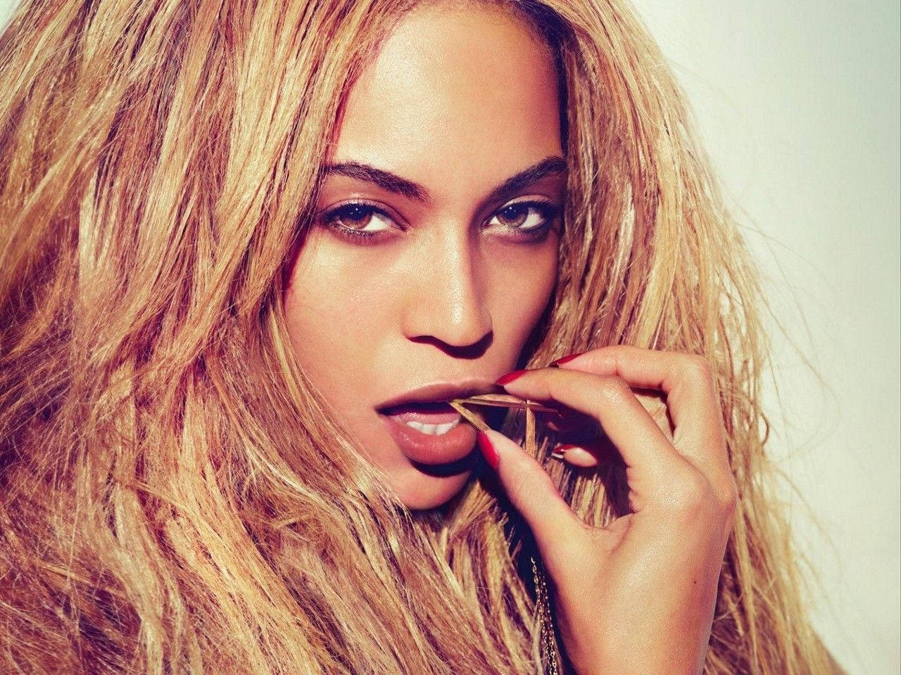 Beyonce 1280X960 wallpaper
