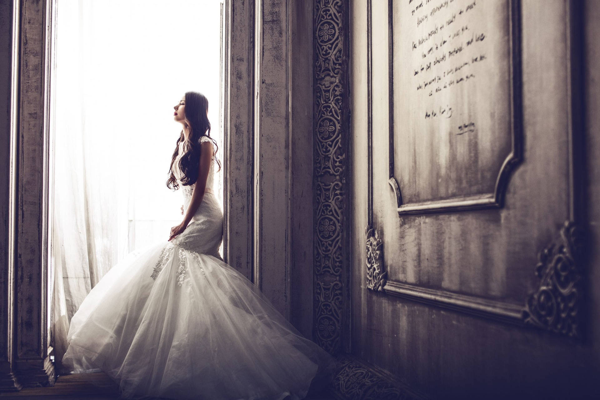 2560X1707 Bride Wallpaper and Background