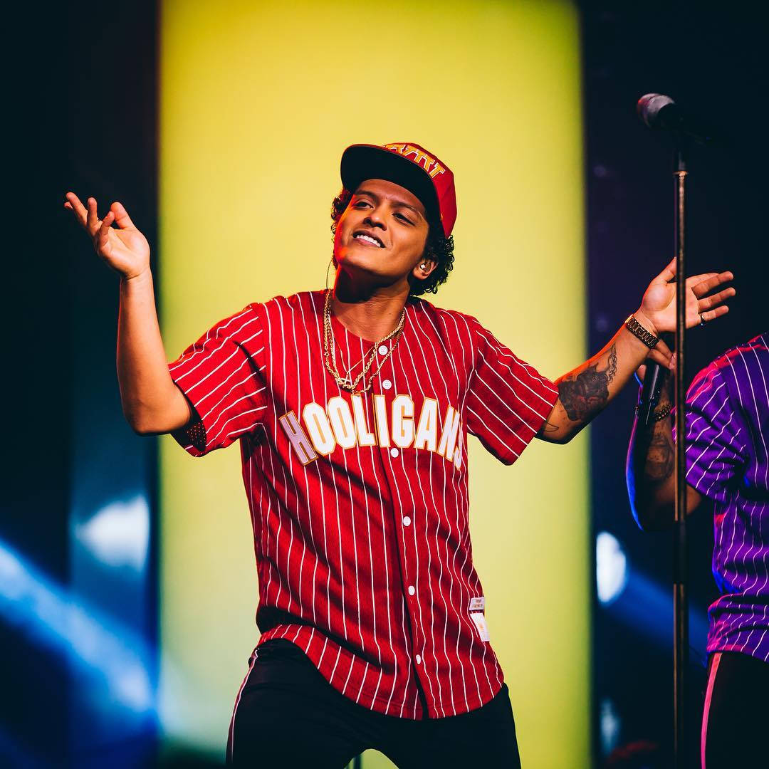 Bruno Mars 1080X1080 Wallpaper and Background Image