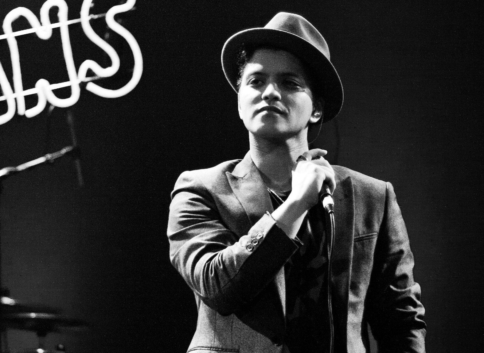 1576X1151 Bruno Mars Wallpaper and Background