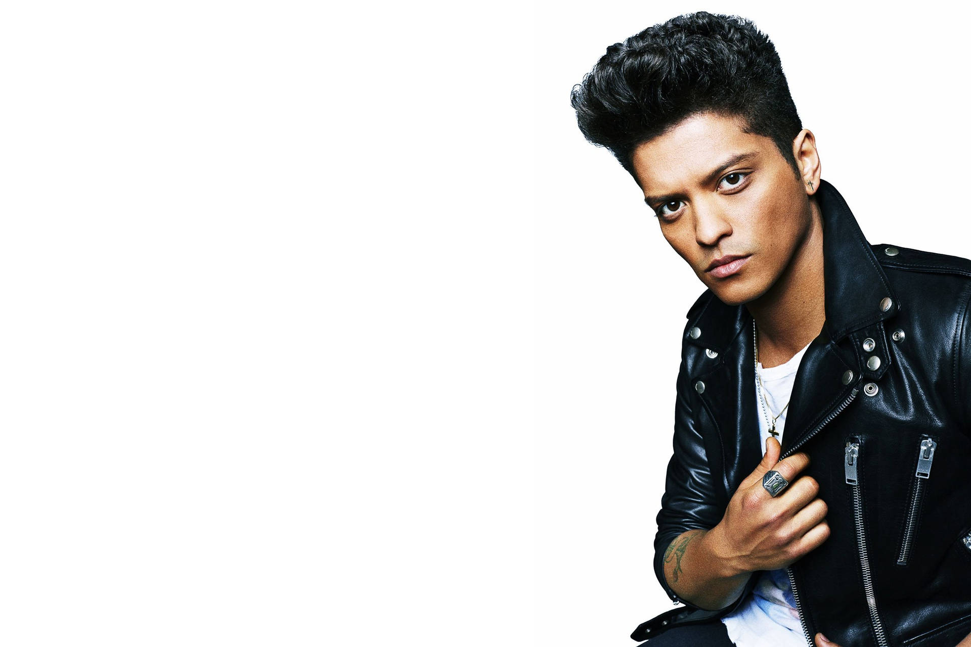 Bruno Mars 2550X1700 Wallpaper and Background Image