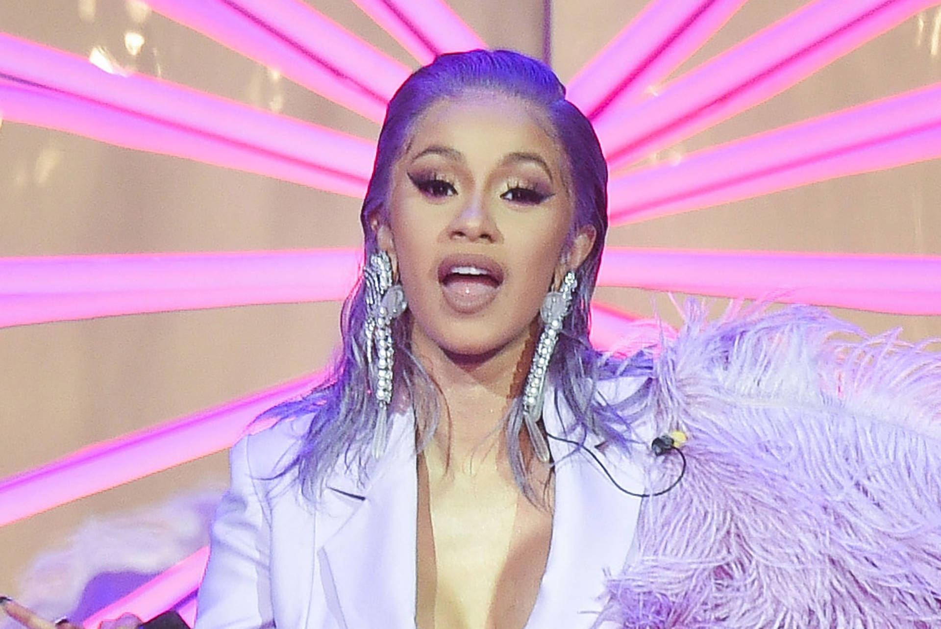 Cardi B 2000X1336 Wallpaper and Background Image