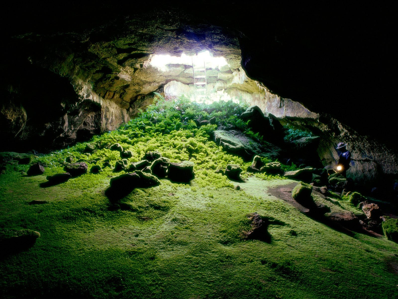1600X1200 Cave Wallpaper and Background