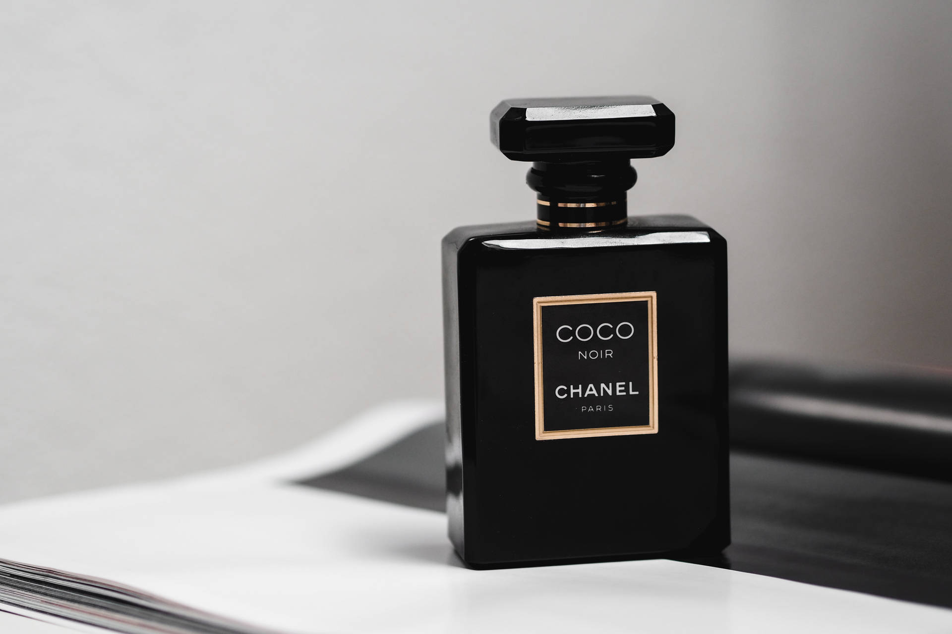 Chanel 4608X3072 Wallpaper and Background Image