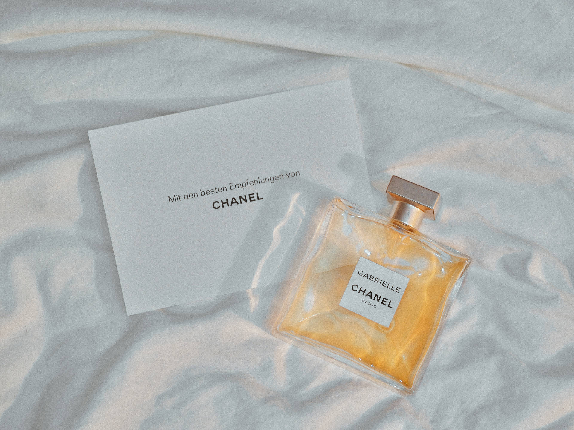 Chanel 4608X3456 Wallpaper and Background Image
