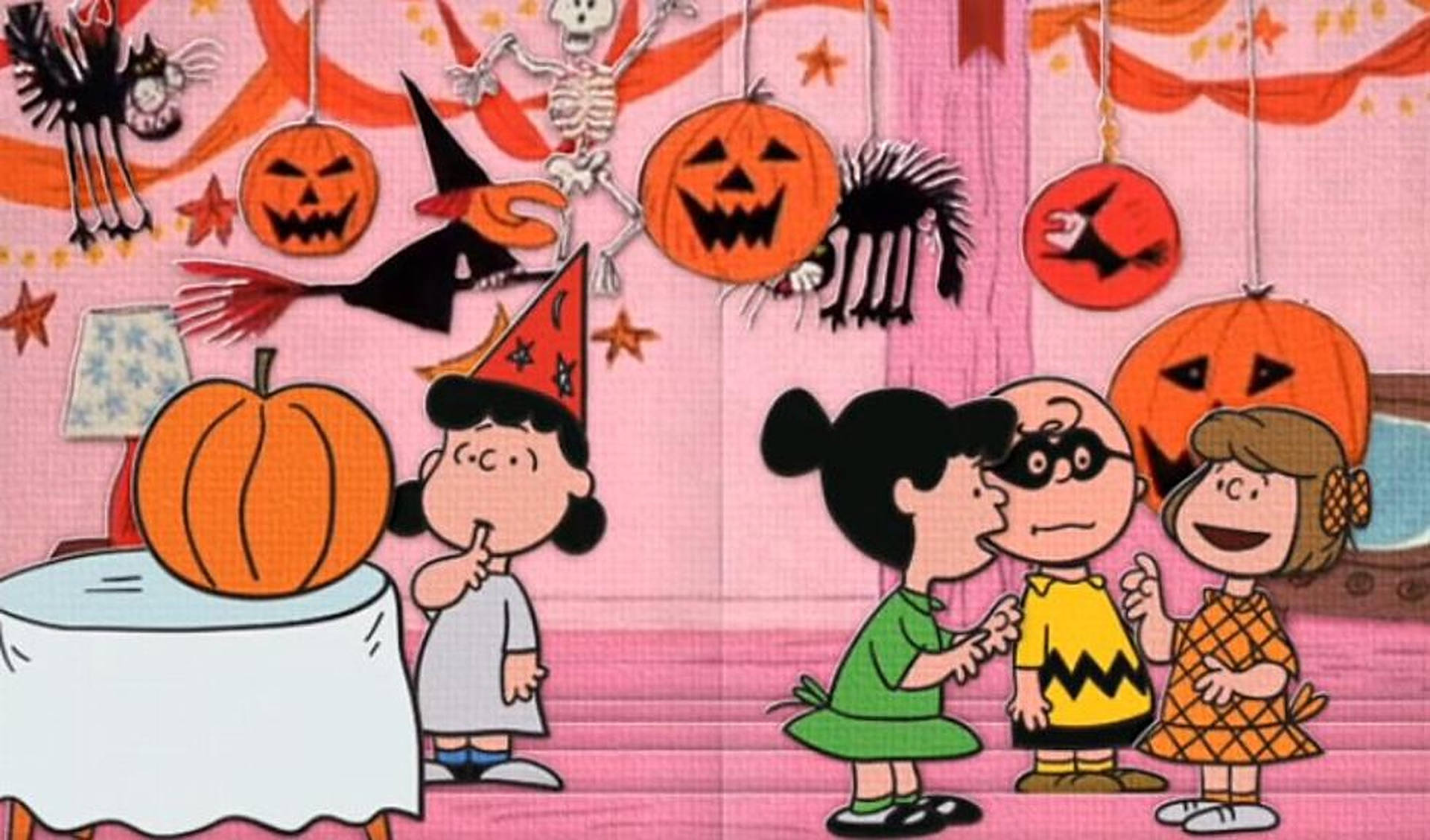 2205X1296 Charlie Brown Halloween Wallpaper and Background