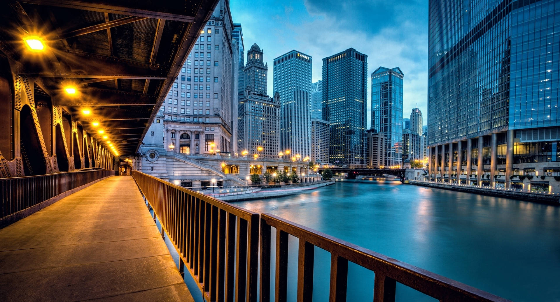 Chicago 2000X1080 Wallpaper and Background Image
