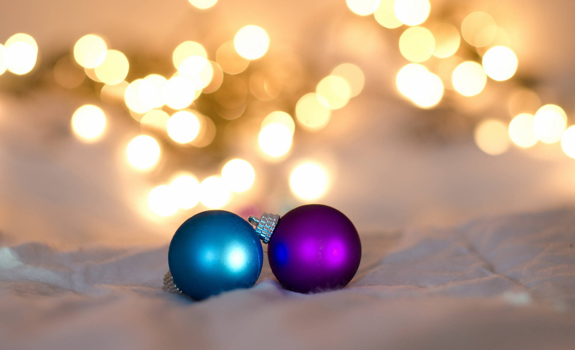 2047X1244 Christmas Wallpaper and Background