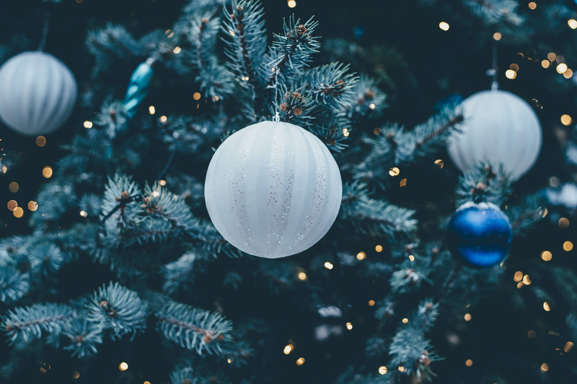 3999X2662 Christmas Wallpaper and Background