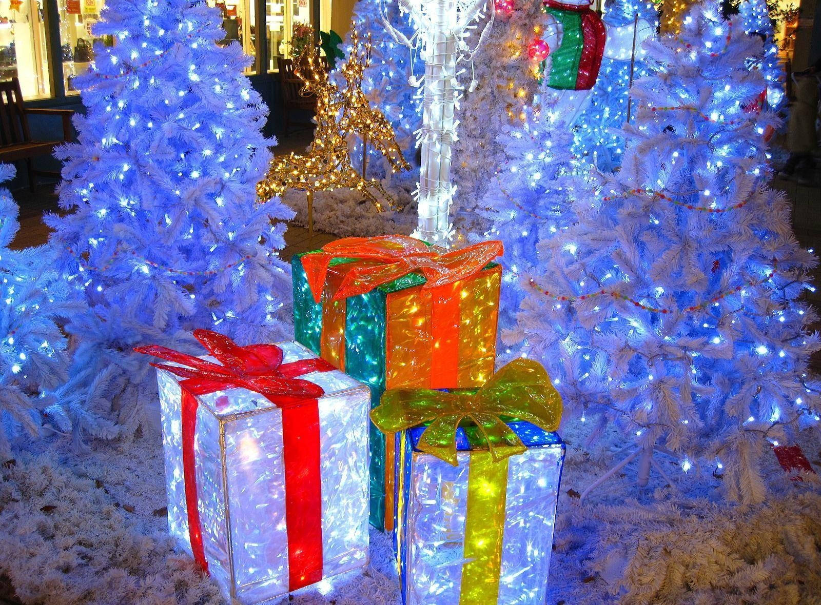 1600X1180 Christmas Lights Wallpaper and Background