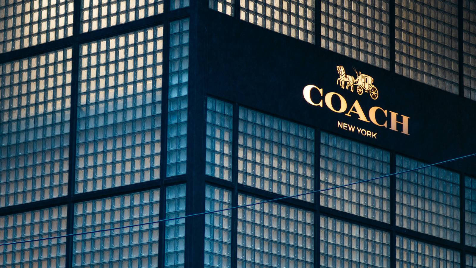 Coach 1600X900 Wallpaper and Background Image