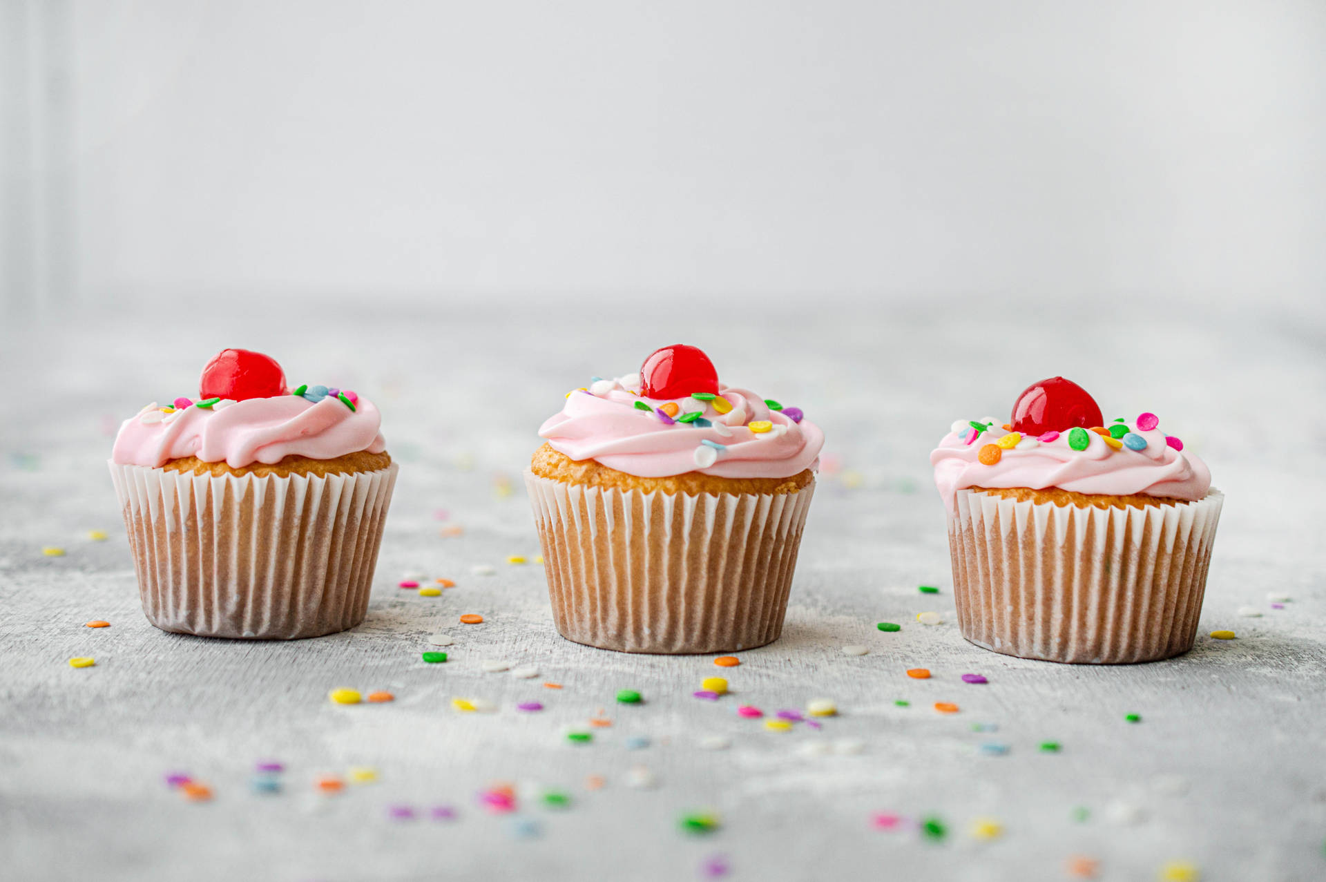 6016X4000 Cupcake Wallpaper and Background