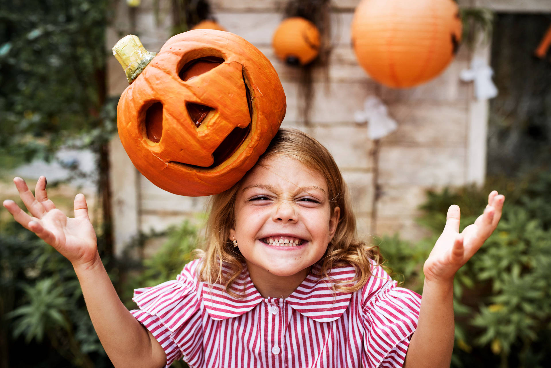 Cute Halloween 6776X4522 Wallpaper and Background Image