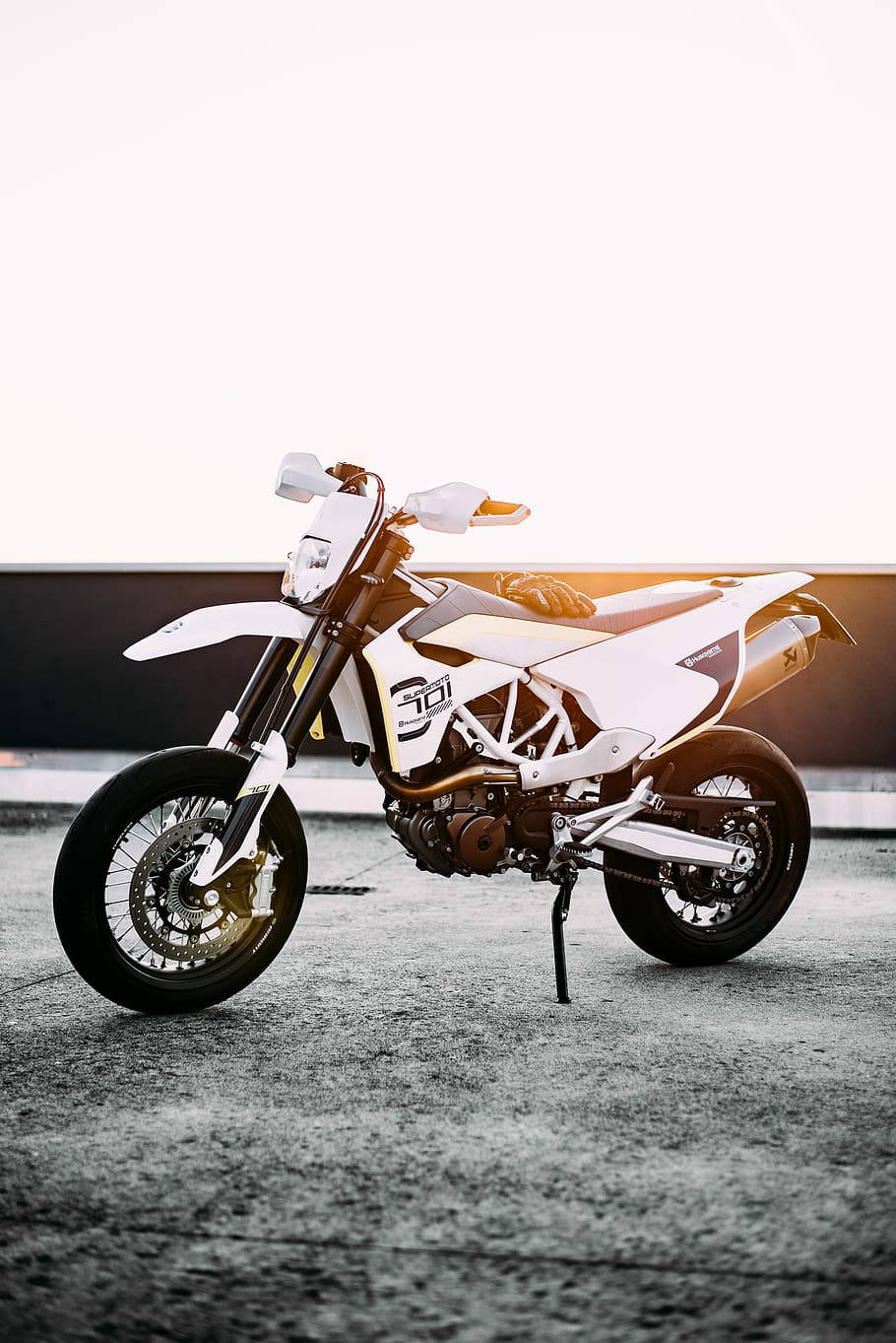 Dirt Bike 910X1363 Wallpaper and Background Image