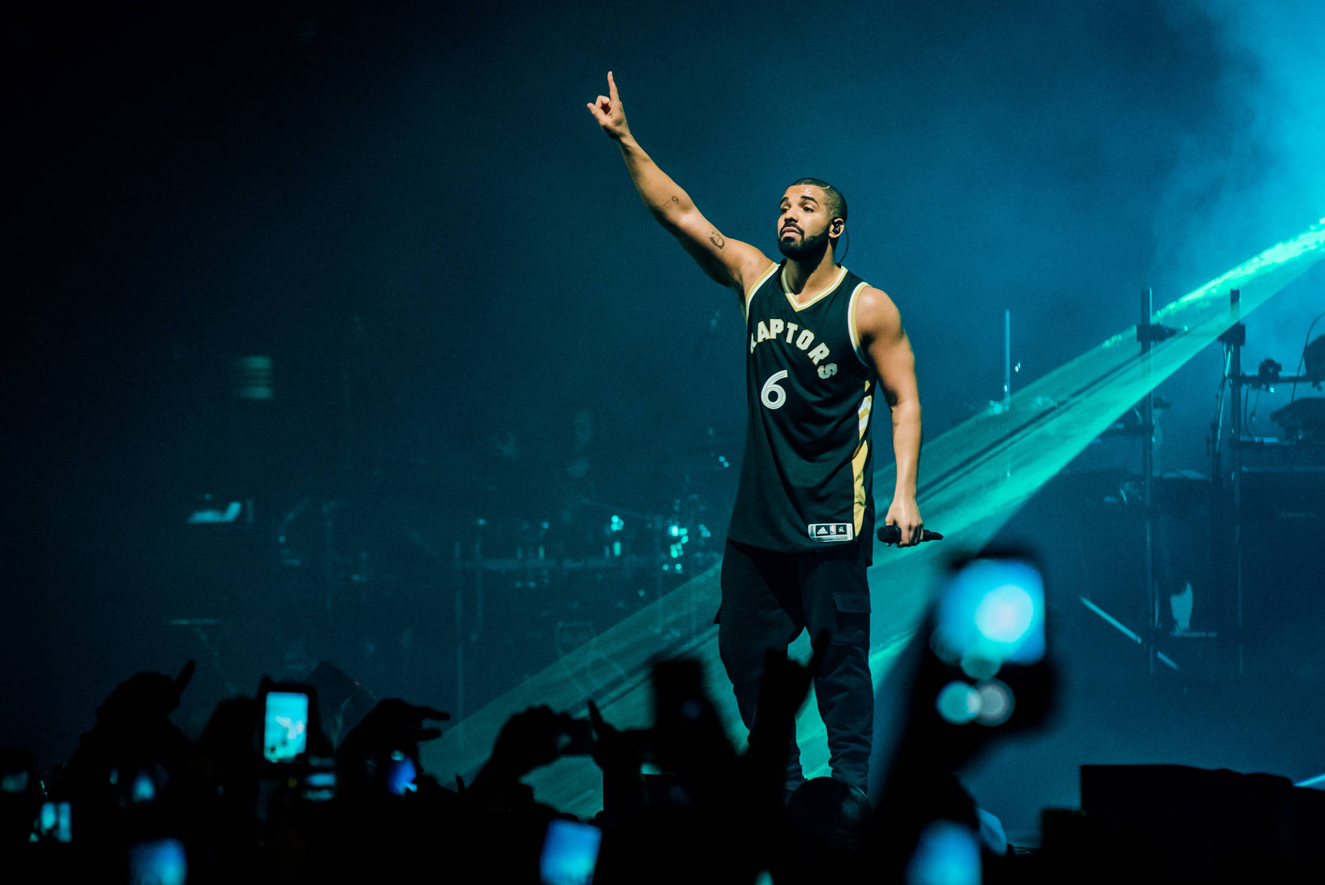 Drake 3000X2003 Wallpaper and Background Image