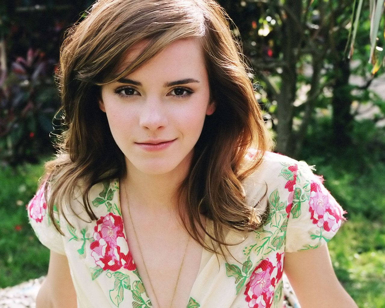 Emma Watson 1280X1024 wallpaper