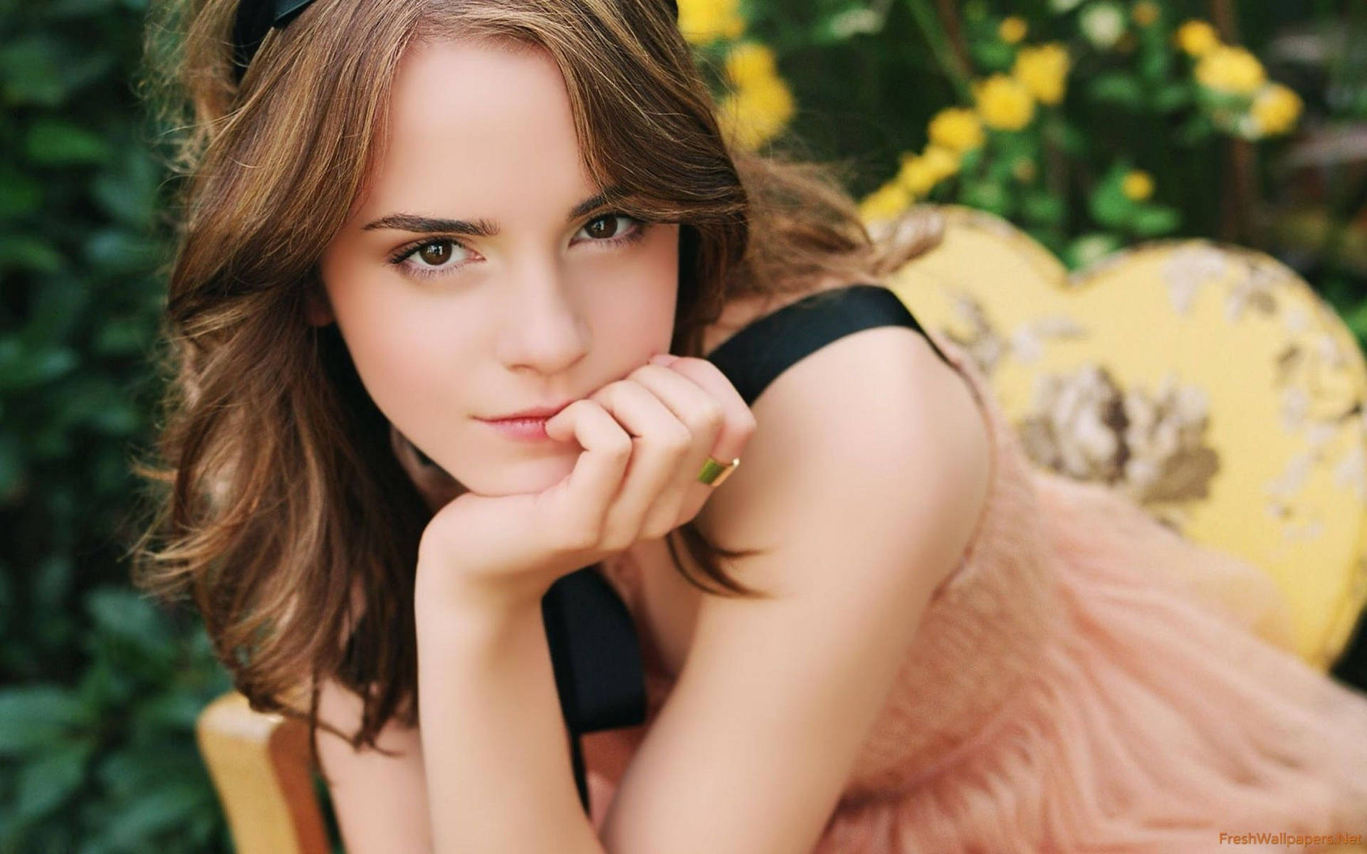 Emma Watson 2560X1600 Wallpaper and Background Image