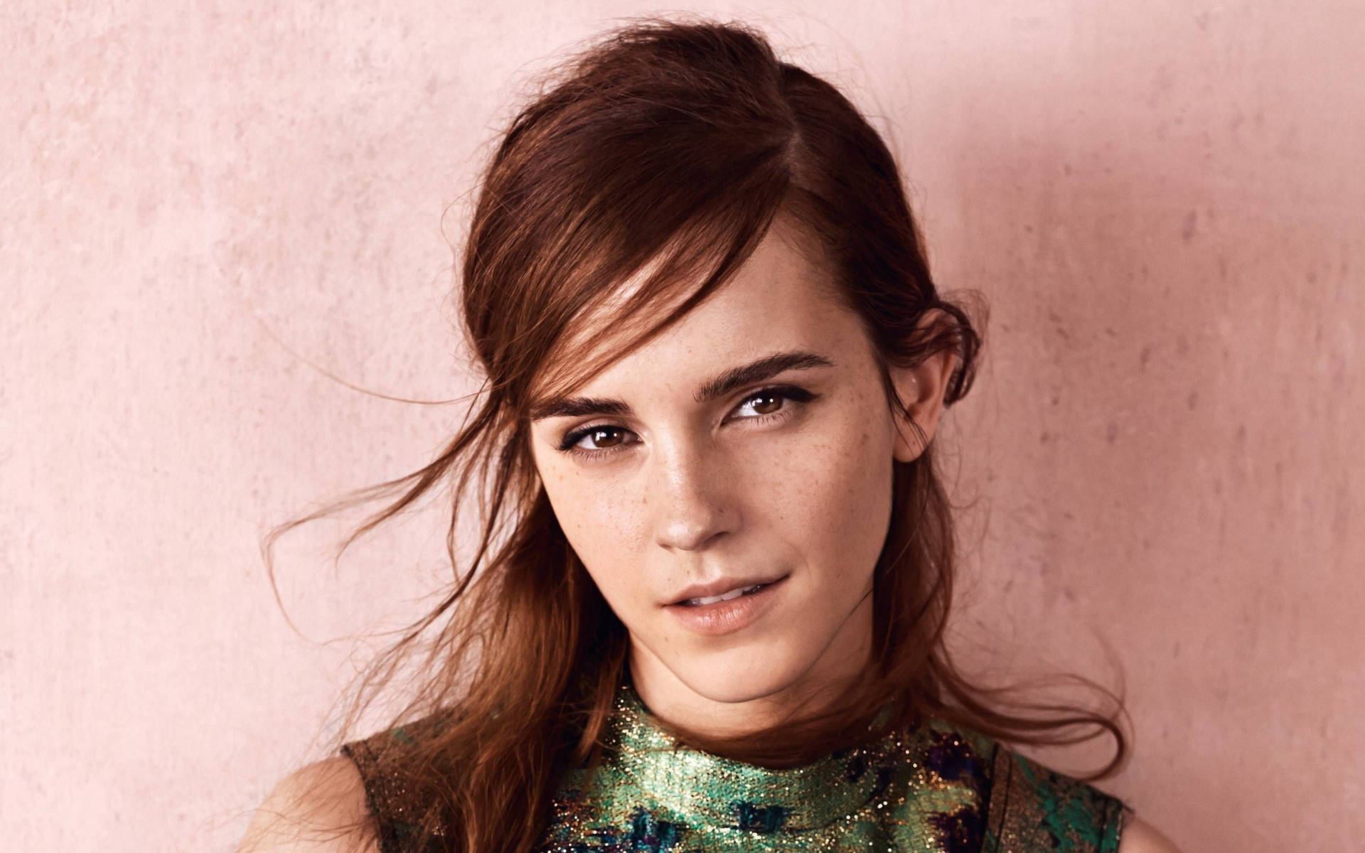 Emma Watson 2880X1800 Wallpaper and Background Image