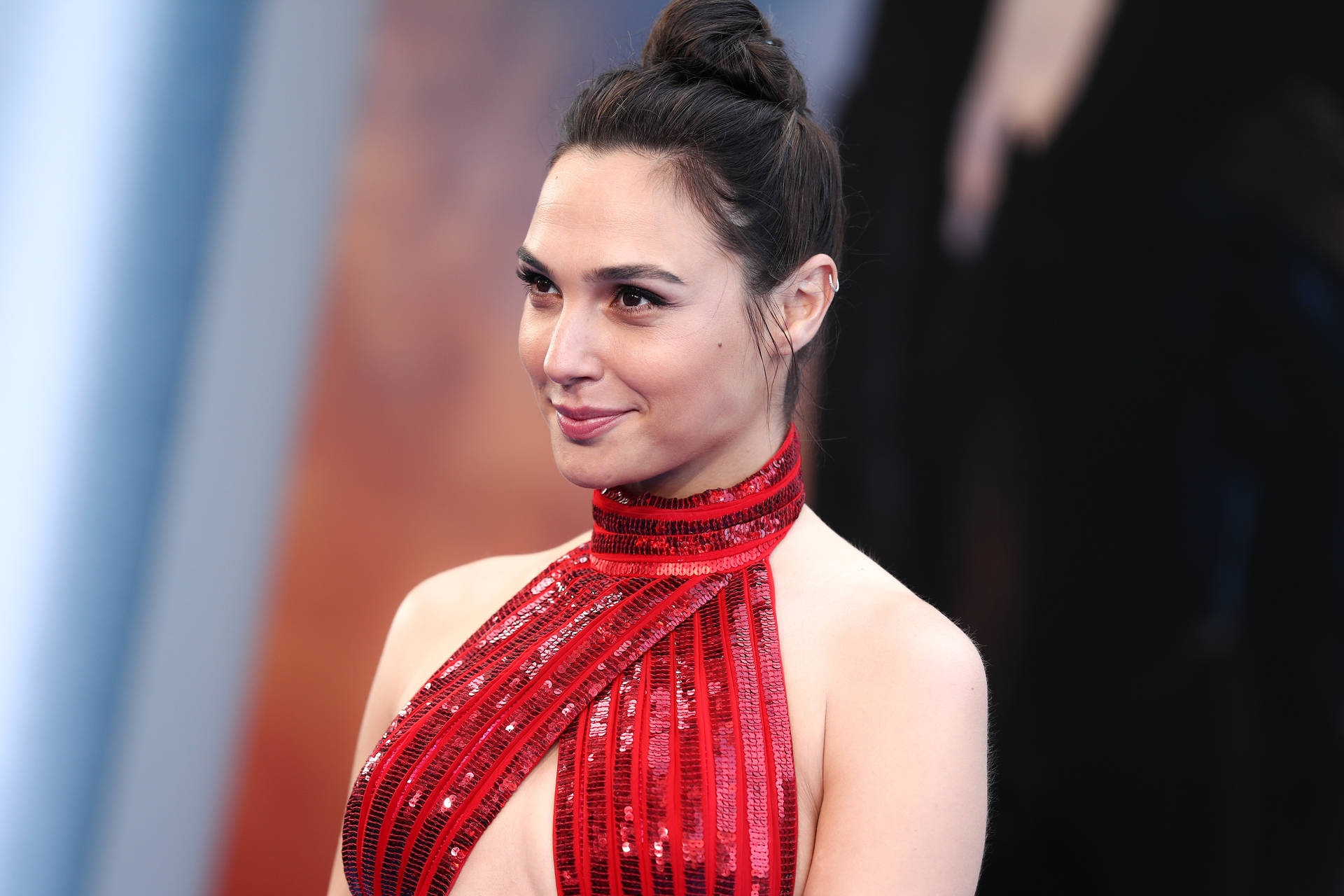 4040X2693 Gal Gadot Wallpaper and Background