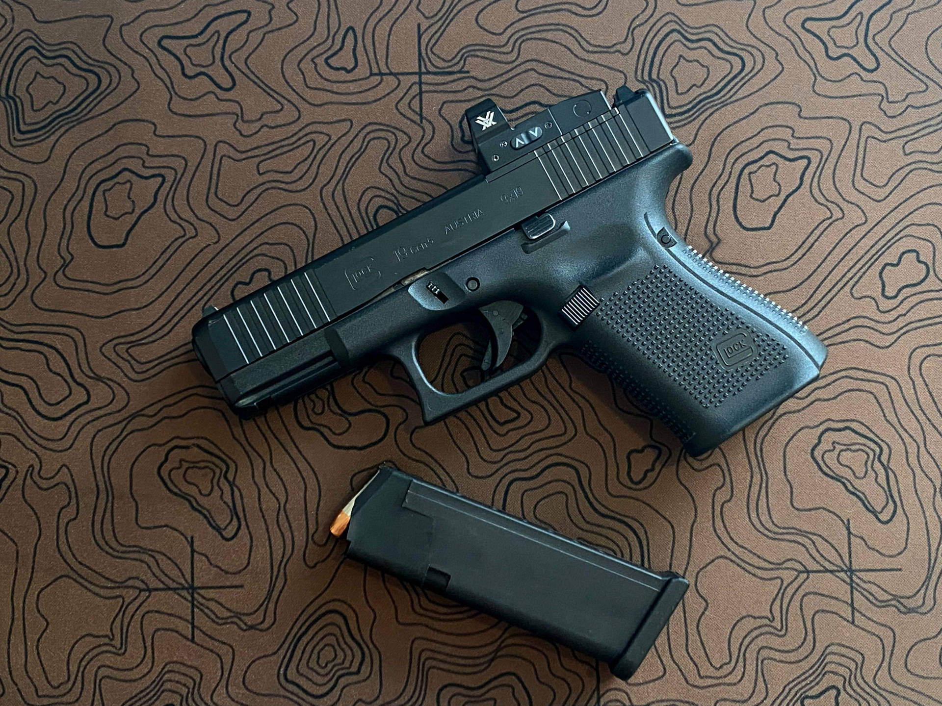 Glock 2560X1920 Wallpaper and Background Image