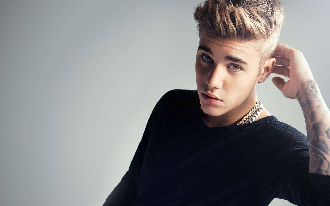 Justin Bieber 1280X800 Wallpaper and Background Image
