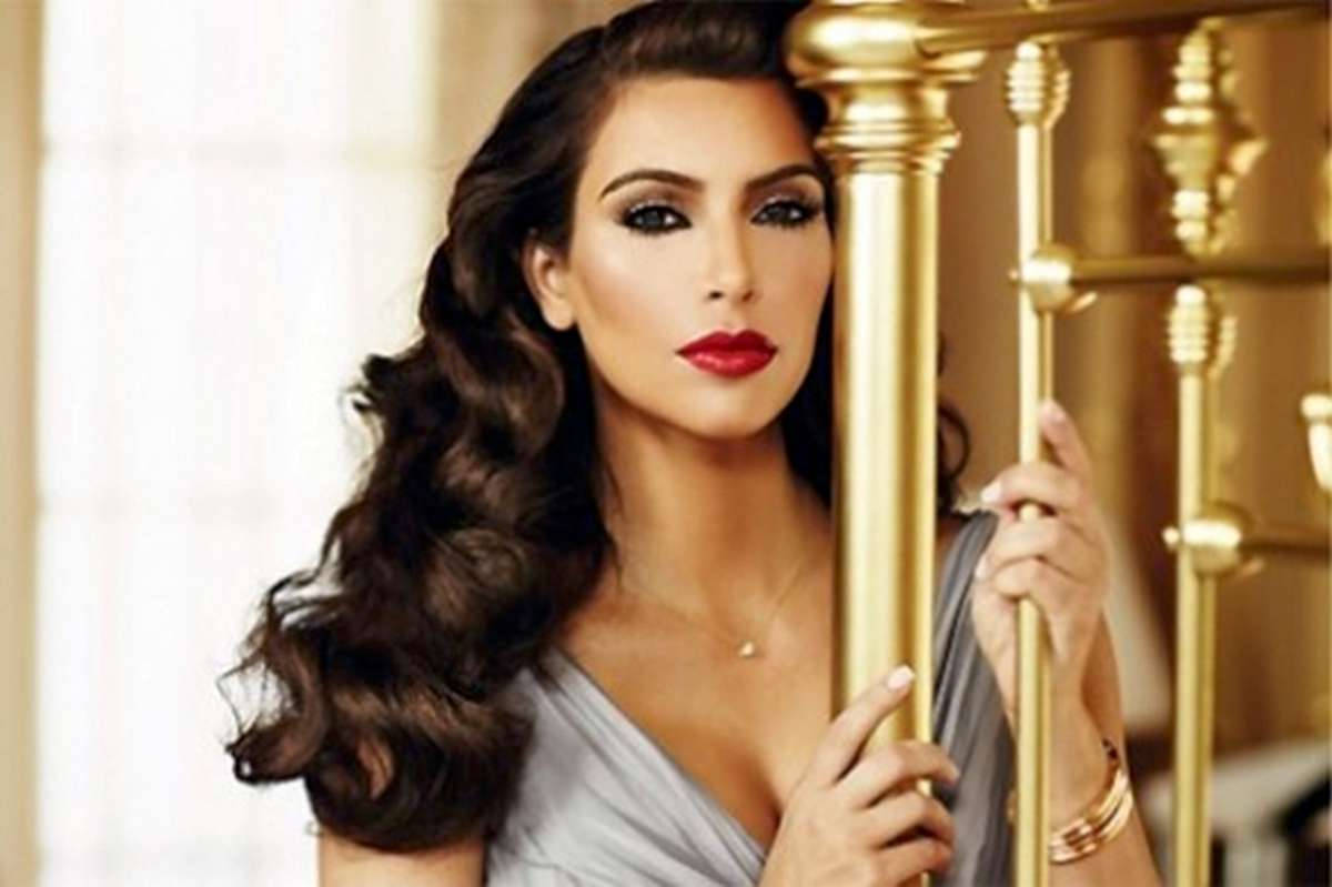 Kim Kardashian 1200X799 Wallpaper and Background Image