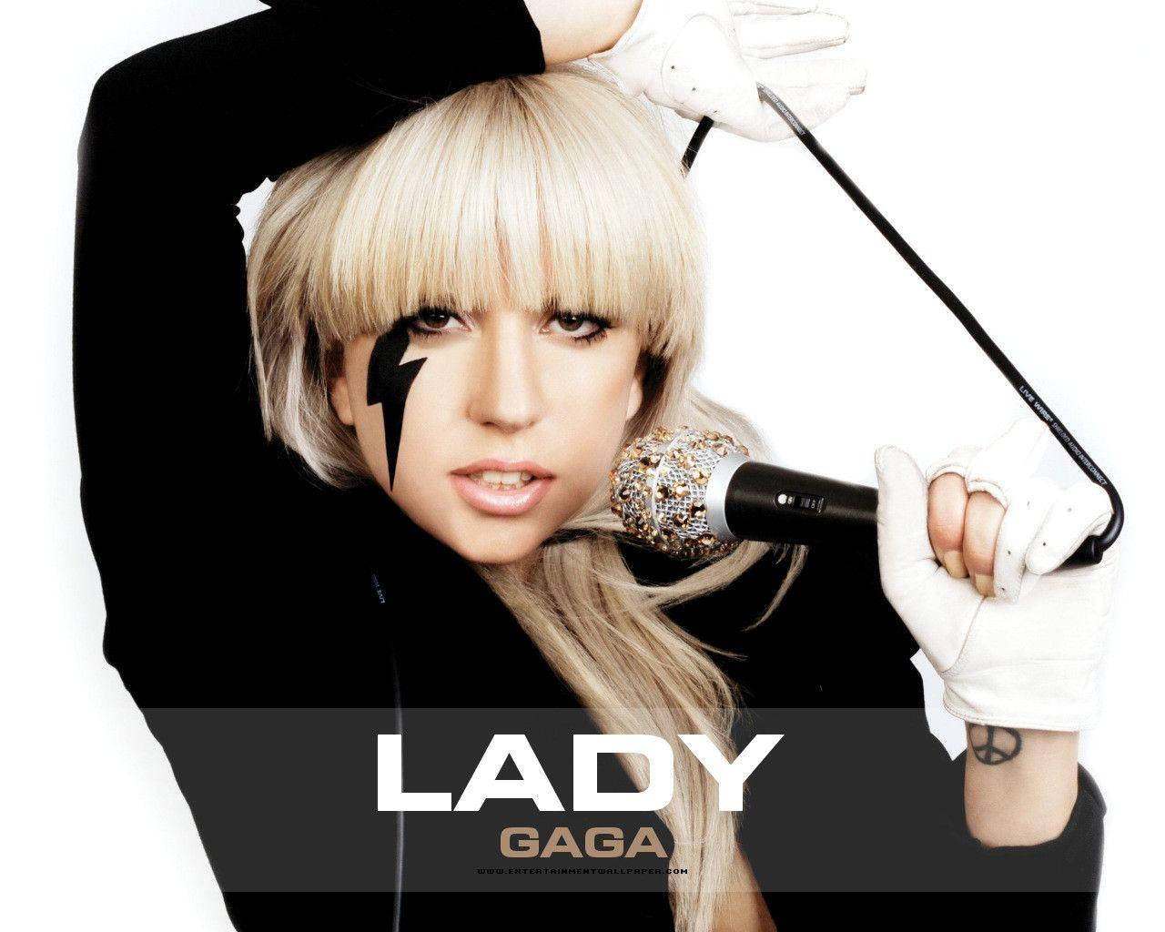 Lady Gaga 1280X1024 wallpaper
