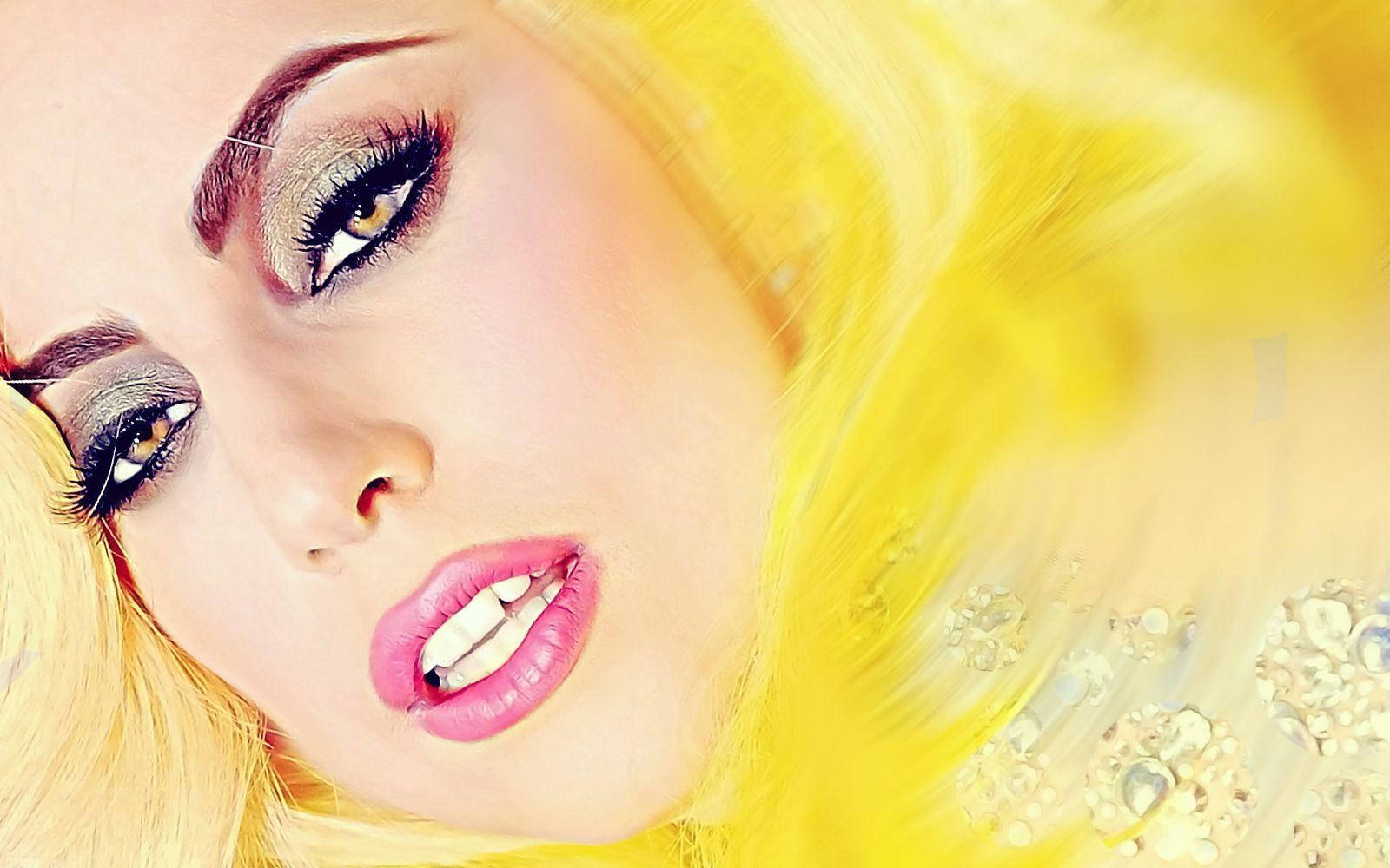 Lady Gaga 1600X1000 wallpaper