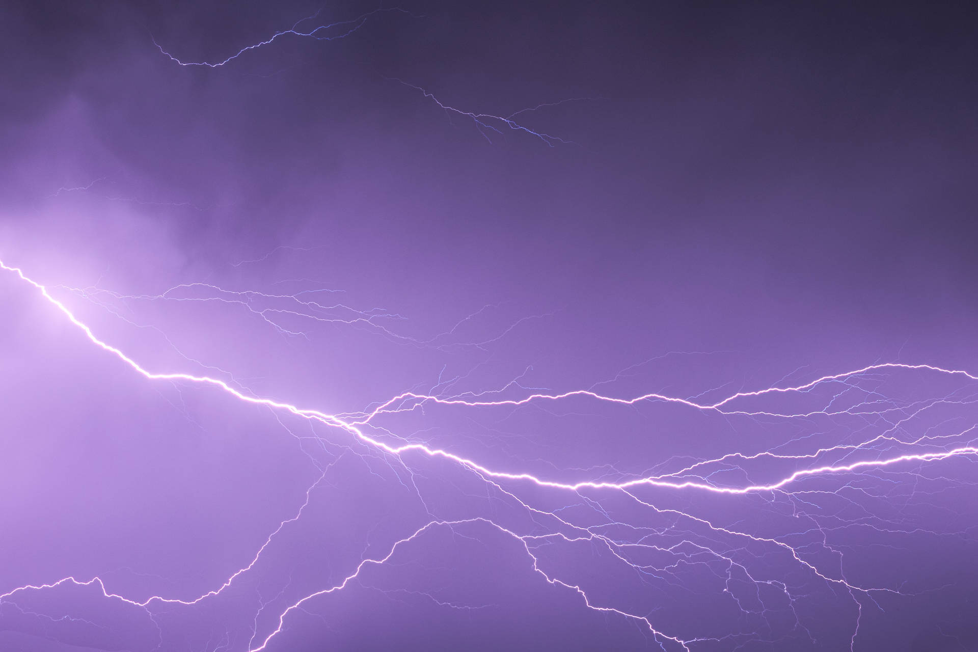 Lightning 3817X2545 Wallpaper and Background Image