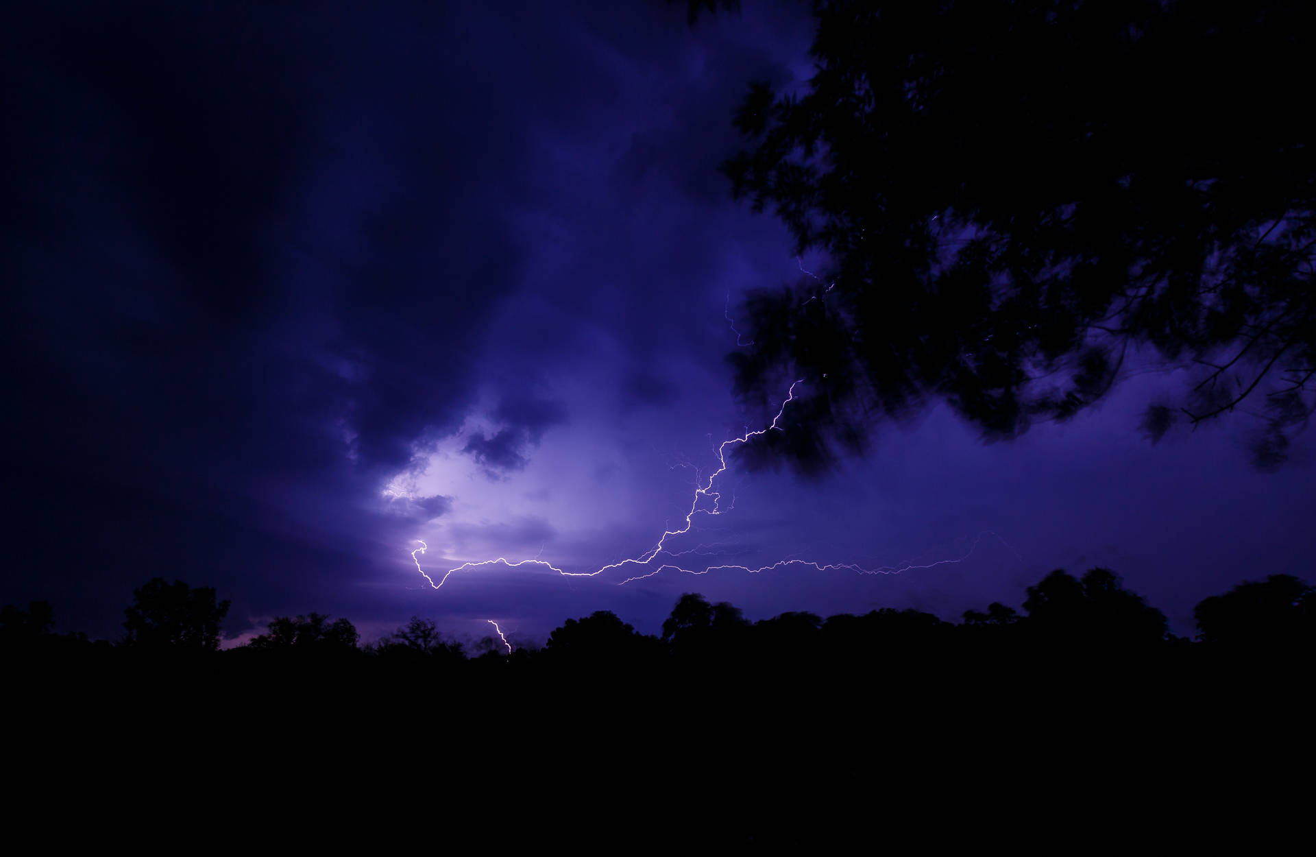 Lightning 5308X3457 Wallpaper and Background Image