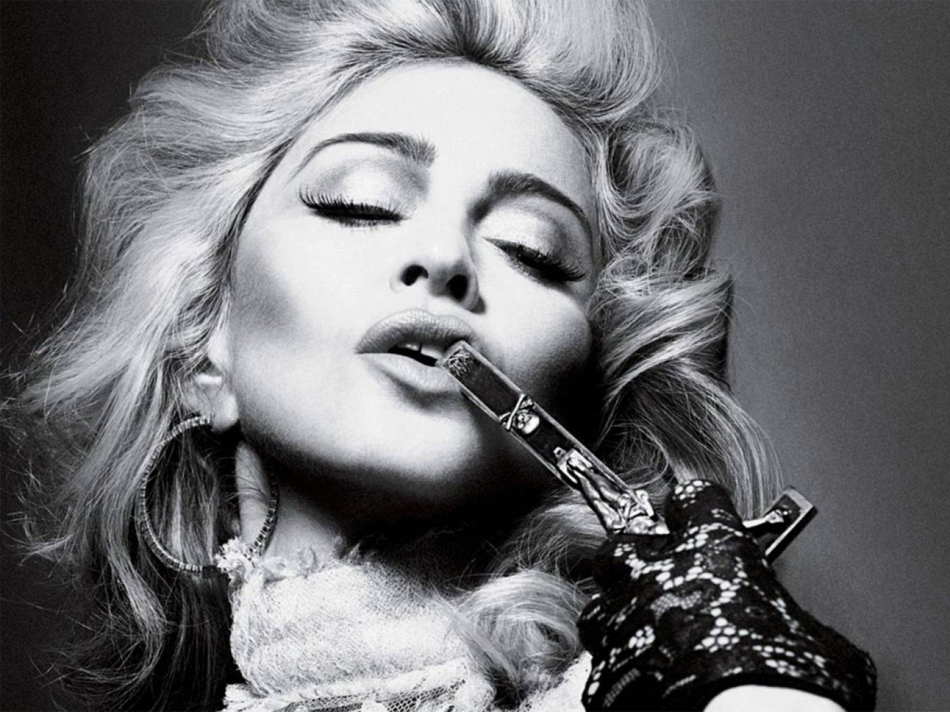 Madonna 1366X1024 Wallpaper and Background Image