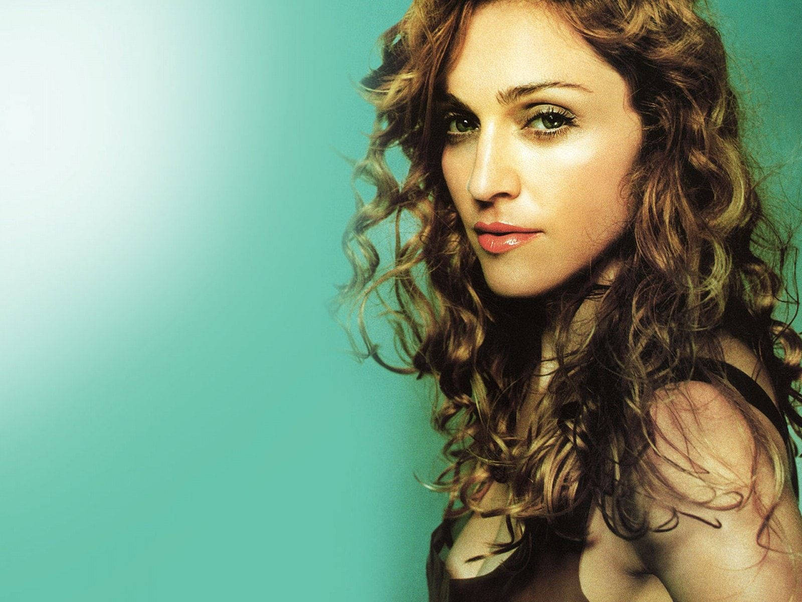 Madonna 1600X1200 Wallpaper and Background Image