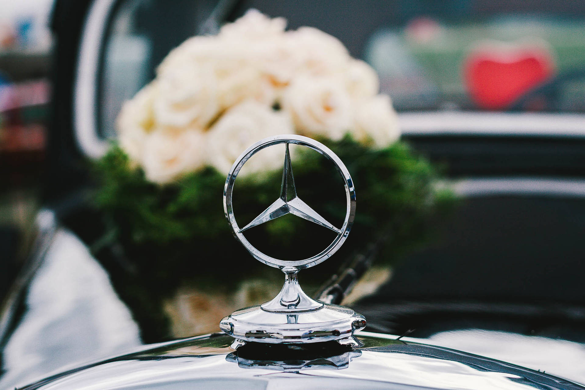 2048X1365 Mercedes Wallpaper and Background