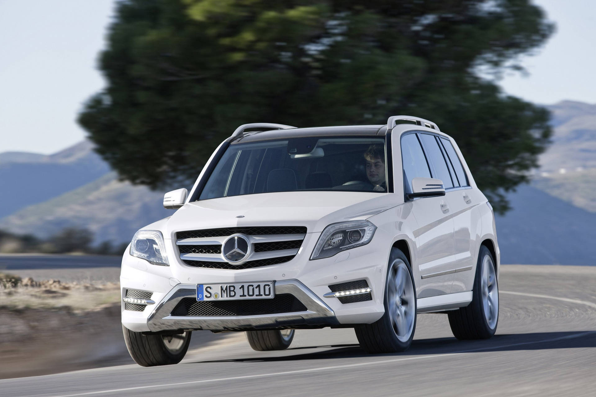 Mercedes 3000X2000 Wallpaper and Background Image