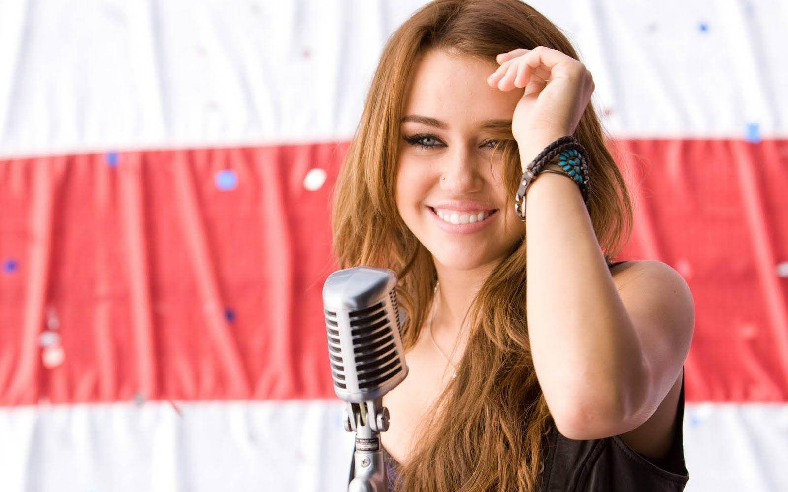 Miley Cyrus 1600X1000 Wallpaper and Background Image
